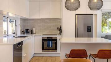 Fridge, microwave, oven, stovetop