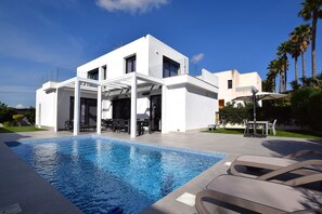 Pool - Villa Levante, Modern Costa Blanca villa with pool and sunny terrace (San Fulgencio)