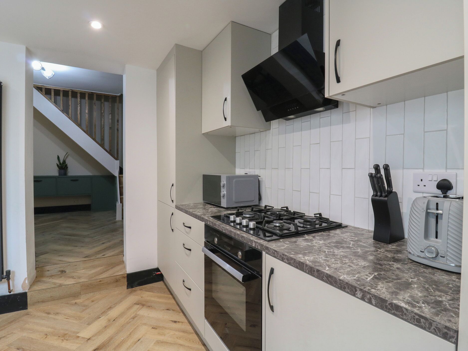 Cookware/dishes/utensils