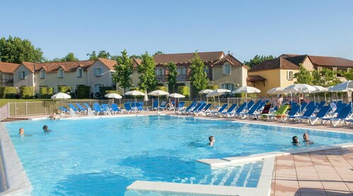 House 3 rooms in residence with swimming pool in a park of 6 ha Monflanquin 47