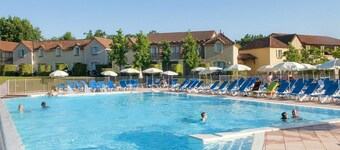 House 3 rooms in residence with swimming pool in a park of 6 ha Monflanquin 47