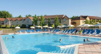 House 3 rooms in residence with swimming pool in a park of 6 ha Monflanquin 47