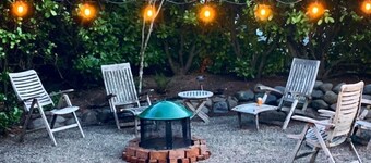 Ashland's Premier Eco-B&B: Dog-friendly King Bed Suite with Separate Entrance (Jardin)