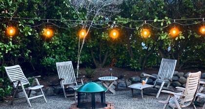 Ashland's Premier Eco-B&B: Dog-friendly King Bed Suite with Separate Entrance (Jardin)