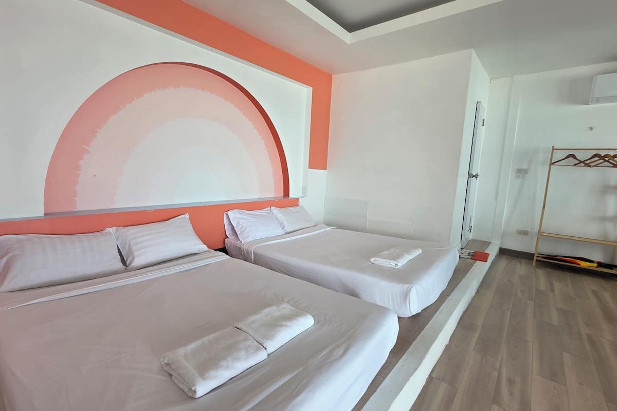 Family Seaview Room 2 | Escritorio, wifi gratis y ropa de cama