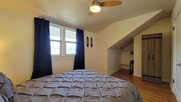 Family House, Multiple Beds, Pets Allowed | Blackout drapes, free WiFi