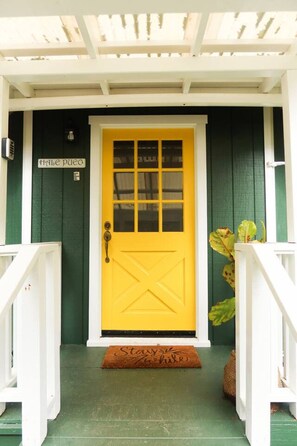 Exterior detail - Pueo Cottage Volcano Hawaii (Volcano)