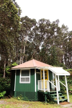 Exterior - Pueo Cottage Volcano Hawaii (Volcano)