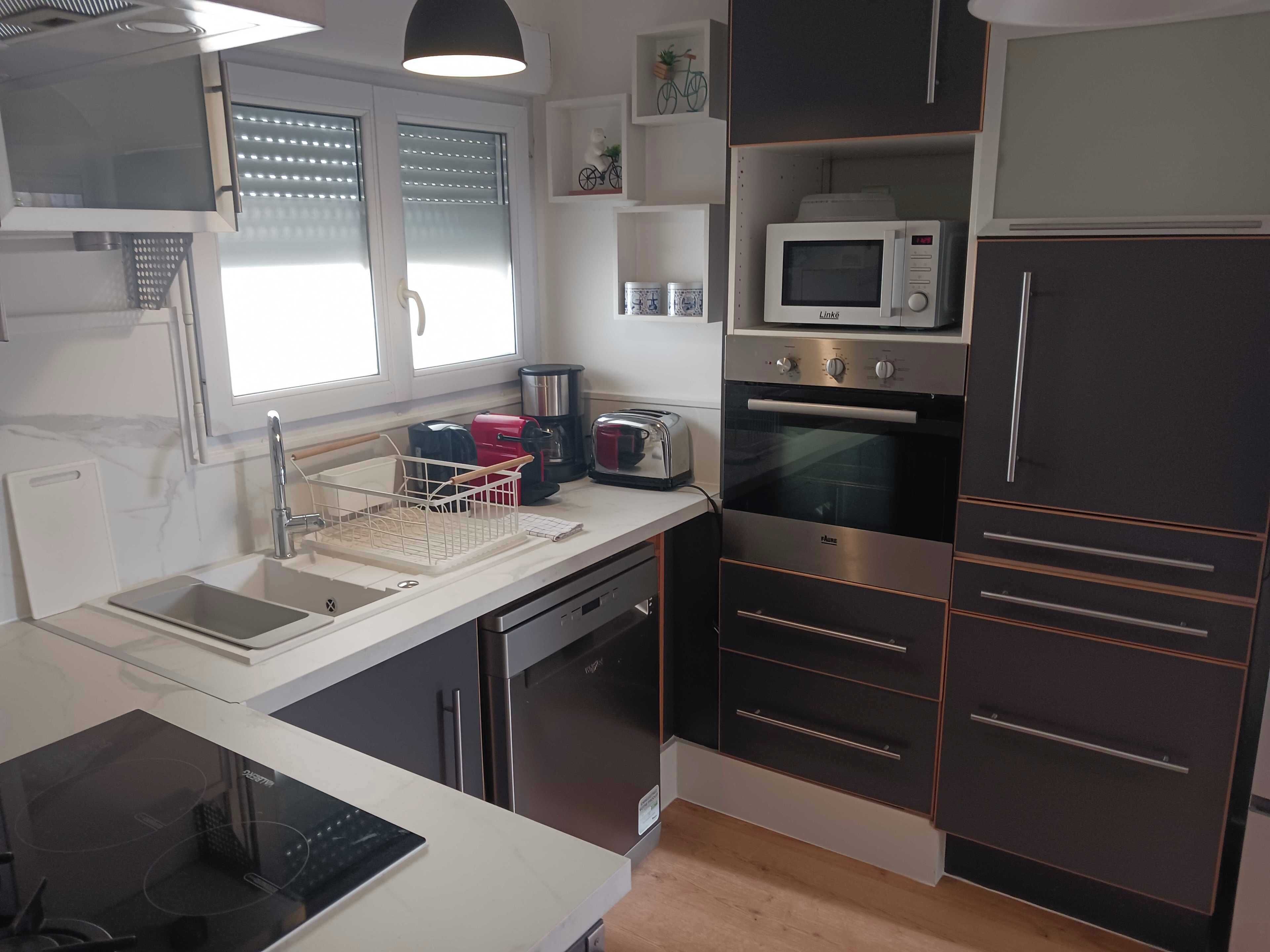 Frigorifero, microonde, forno, lavastoviglie