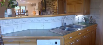 Holiday Home 'Gite Ar Maez' with Private Terrace, Shared Garden and Wi-Fi