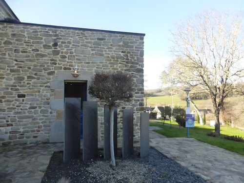 Holiday Home 'Gite Ar Maez' with Private Terrace, Shared Garden and Wi-Fi