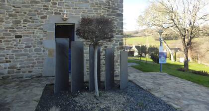 Holiday Home 'Gite Ar Maez' with Private Terrace, Shared Garden and Wi-Fi