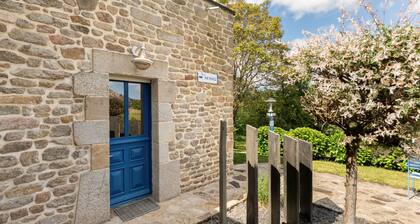 Gîte Ar Maez avec terrasse privée, jardin partagé et Wi-Fi à Saint-Nolff