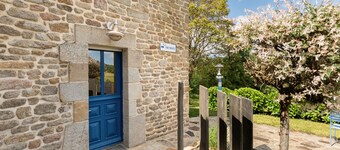 Gßte Ar Maez avec terrasse privée, jardin partagé et Wi-Fi à Saint-Nolff
