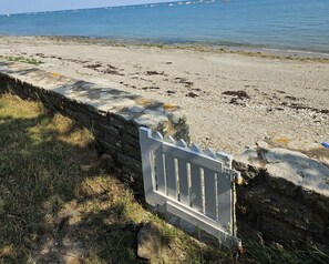 On the beach - Renovated house with sea view (Sarzeau)