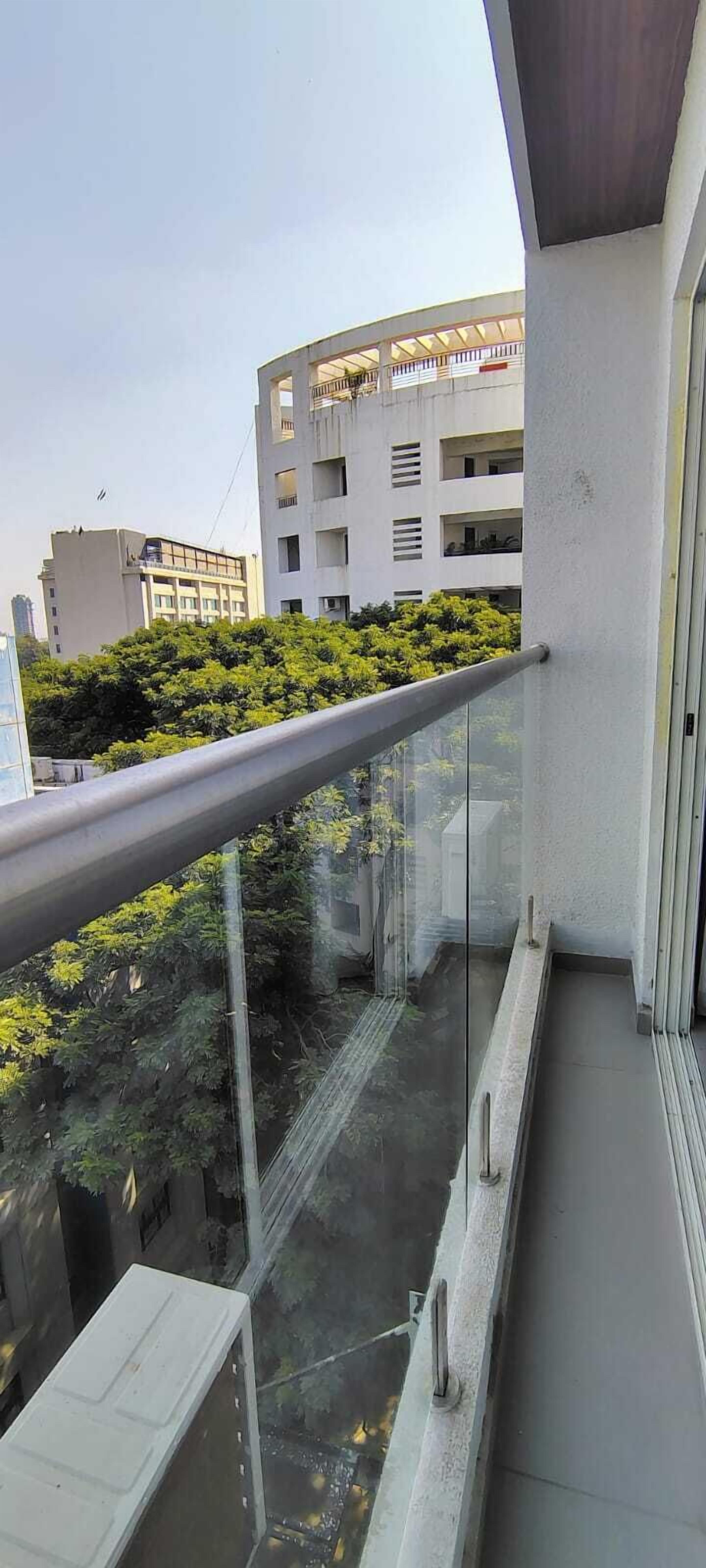 Luxury Studio Suite | Iron/ironing board, free WiFi