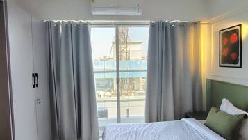 Iron/ironing board, free WiFi