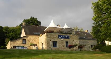 Guest Room “A L’abri - Ar Mor” with Shared Terrace, Garden and Wi-Fi