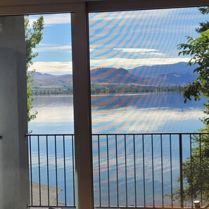 Interior - Charming 2-bedroom lakeside home in Osoyoos, close to all amenities. (Osoyoos)