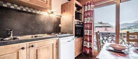 Køleskab, mikrobølgeovn, ovn, opvaskemaskine