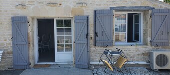 Casa Vacacional 'Gîte Romantique De Type Charentais' con Terraza Compartida, Wi-Fi y Aire Acondicionado