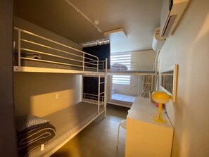 Felles sovesal, for menn og kvinner, ikke-røyk | Strykejern/-brett og wi-fi (inkludert)