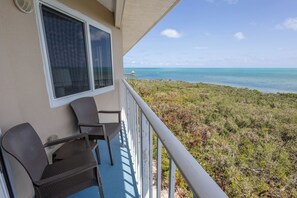 Property grounds - Top Floor w Amazing Ocean Views!! Resort Style Pool, Beach, Marina, & Cafe! (Tavernier)