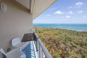 Property grounds - Top Floor w Amazing Ocean Views!! Resort Style Pool, Beach, Marina, & Cafe! (Tavernier)