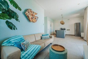 TV - Caribbean Dream Stylish Hideaway with Private Pool (Oranjestad-West)