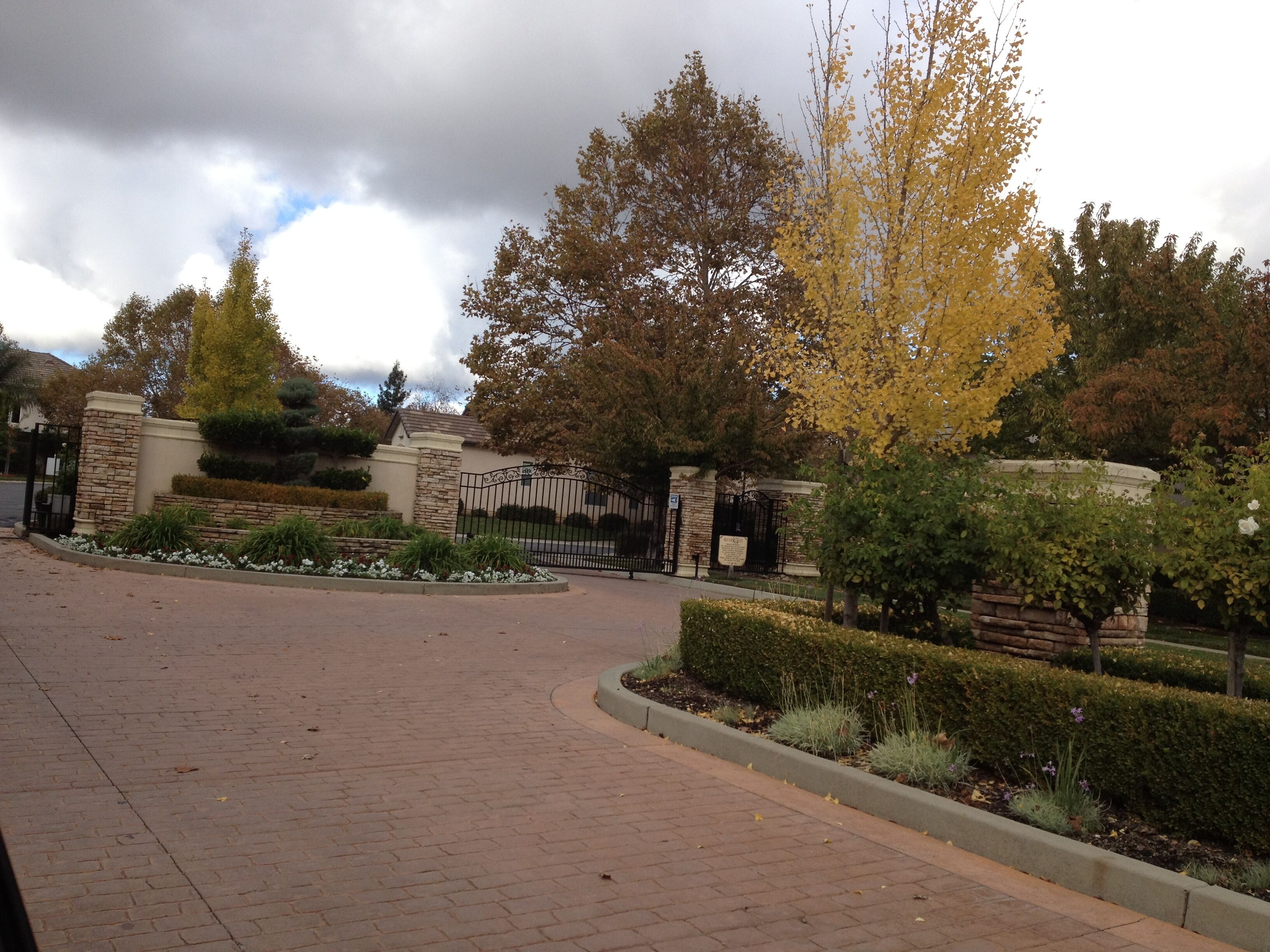 المنطقة المحيطة بالمنشأة