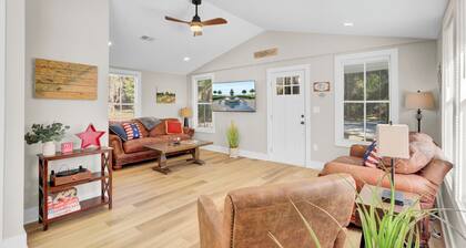 The Americana! Cozy Johns Island 2BR w/ Firepit!