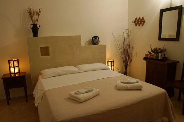 Family Quadruple Room, Garden View | Free WiFi - AGRITURISMO CALAMATE (Gallipoli)