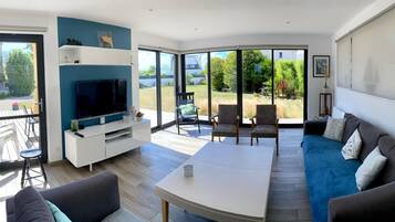 Télévision, cheminée