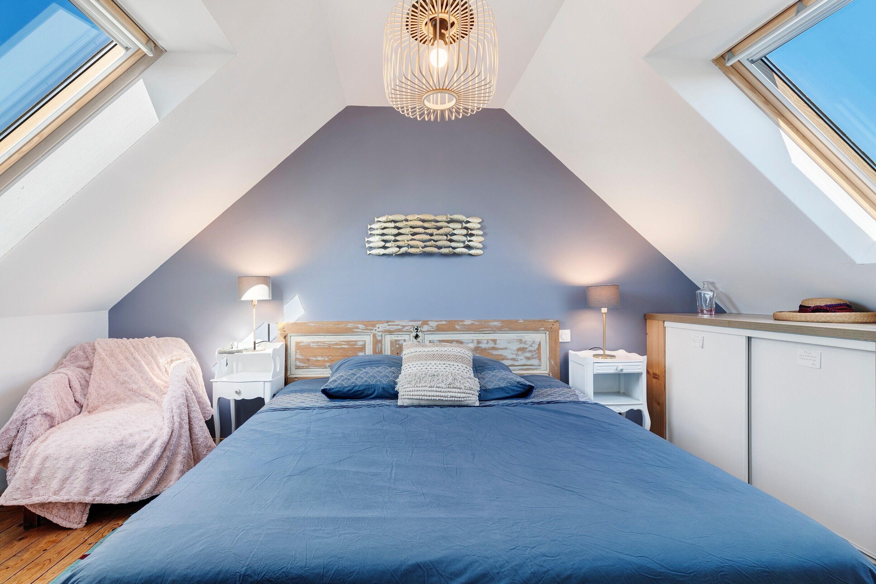 4 slaapkamers, een strijkplank/strijkijzer, wifi, beddengoed