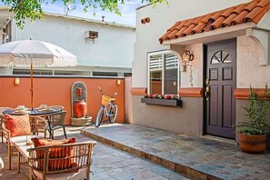 屋外ダイニングエリア