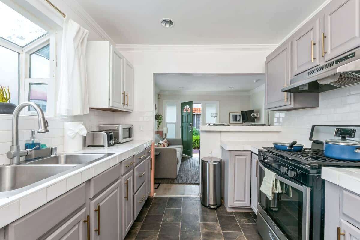 Refrigerador, microondas, horno, placa de cocina