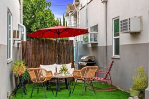 屋外ダイニングエリア