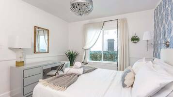 Strykejern/-brett, reiseseng for barn, wi-fi og sengetøy