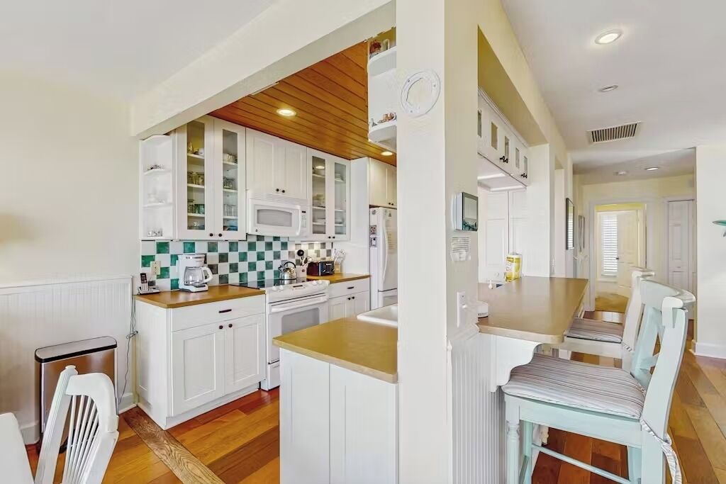 Réfrigérateur, micro-ondes, four, lave-vaisselle