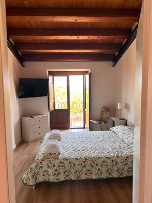 2 Schlafzimmer, Bügeleisen/Bügelbrett, Bettwäsche