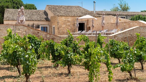 Room 'Vigna Di Pettineo - N6' with Shared Pool, Private Terrace & Air Conditioning