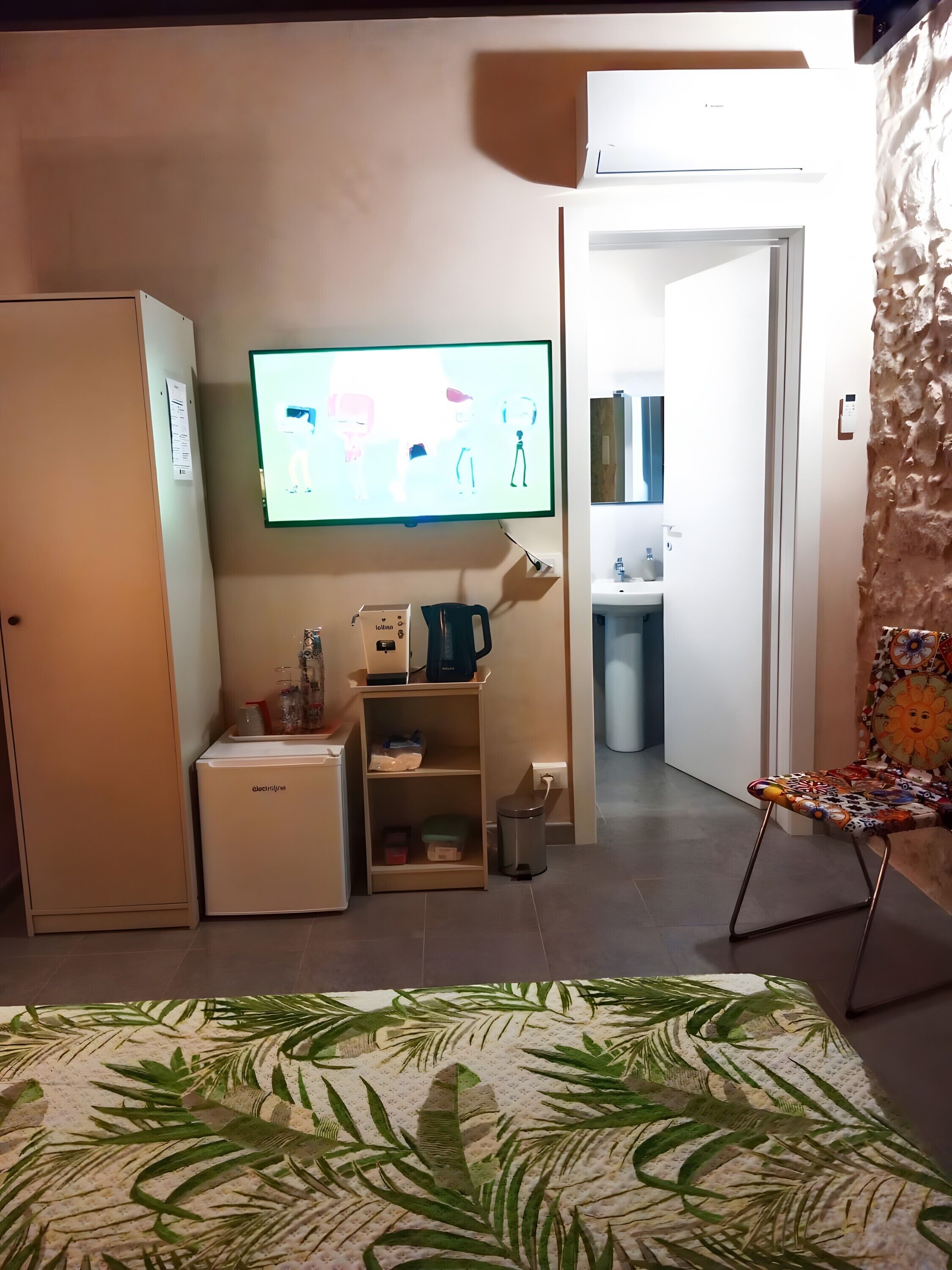 1 bedroom, iron/ironing board, bed sheets