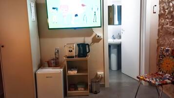 1 bedroom, iron/ironing board, bed sheets