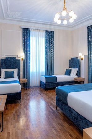 Comfort Quadruple Room | In-room safe, desk, laptop workspace, free WiFi - Fiume 20 (Florence)