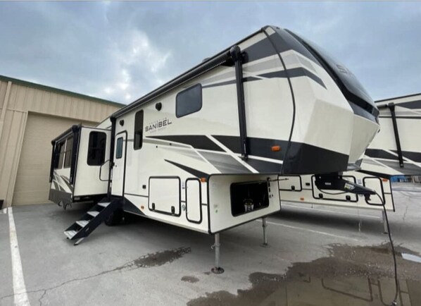 Third-party on-site parking