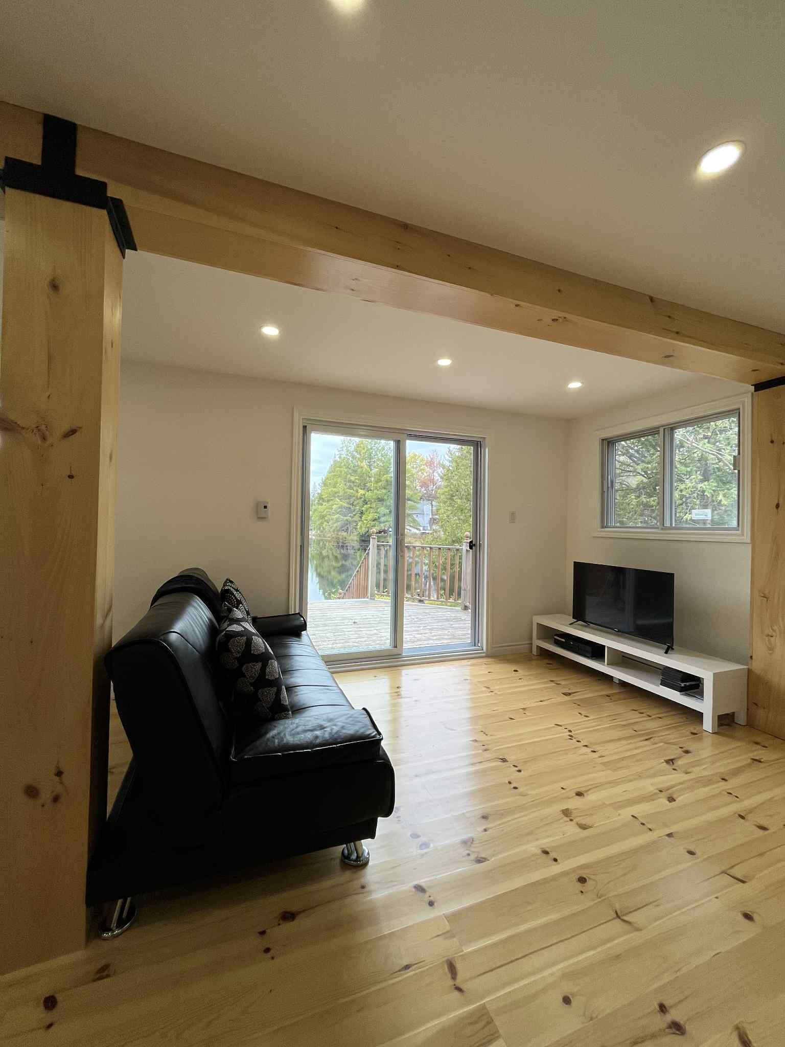 Smart TV, fireplace, DVD player