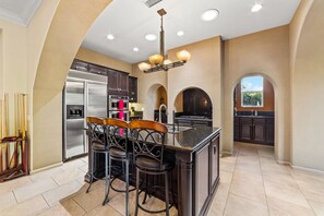 Fridge, microwave, oven, stovetop - Monthly Desert La Quinta Stays - Pool & Spa! (La Quinta)