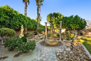 Property grounds - Monthly Desert La Quinta Stays - Pool & Spa! (La Quinta)