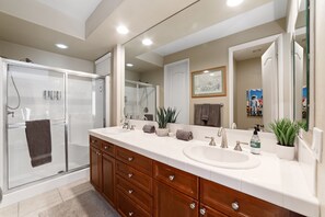 Shower, hair dryer - Walk to the Festivals - Private Pool & Spa! (Indio)