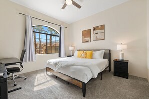 Schreibtisch, Bügeleisen/Bügelbrett, WLAN, Bettwäsche